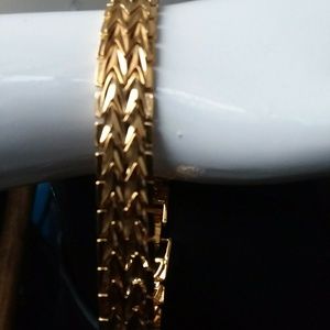 Goldtone bracelet